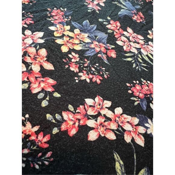 American Eagle Soft & Sexy Crepe Floral Tank Top Woman’s Size Medium - Picture 4 of 8